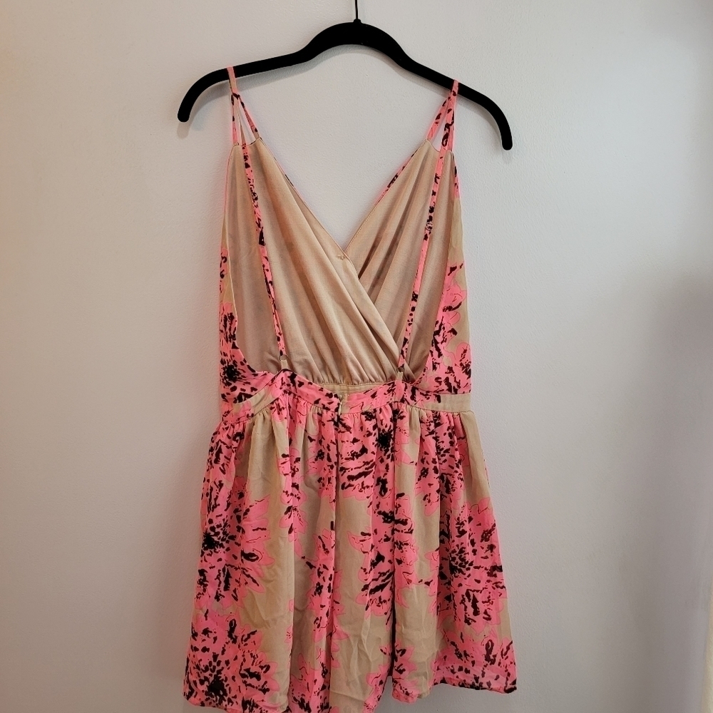 Jun & Ivy Floral Romper Size S - Picture 3 of 8